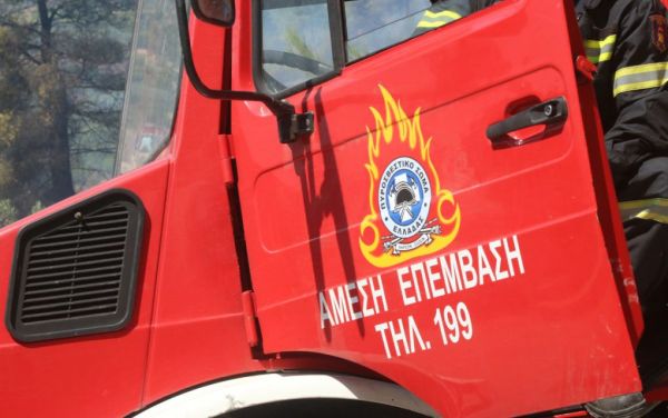 Υπό μερικό έλεγχο η φωτιά στο Ελληνικό