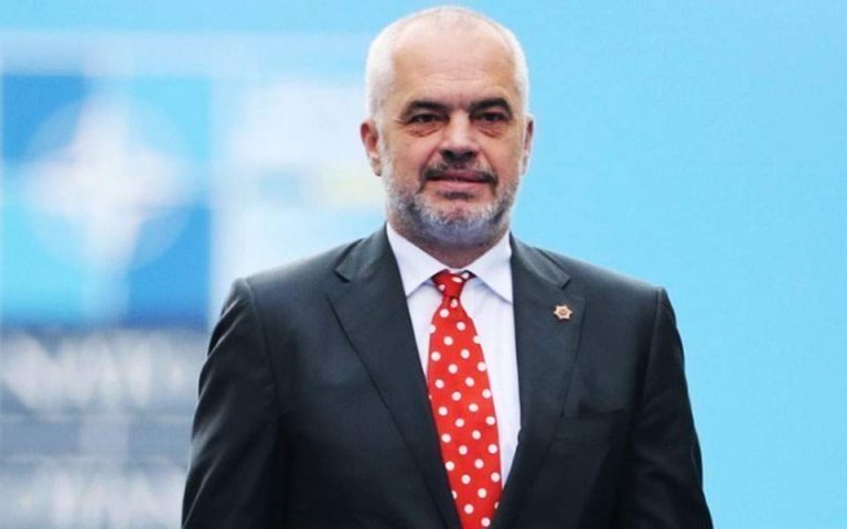 Ο συμπαθής χρήσιμος ή ο αποκρουστικός αναγκαίος;