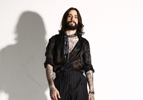 Αναστάσιος Ράμμος: O τραγουδιστής μας συστήνει τον αδερφό του και είναι κούκλος