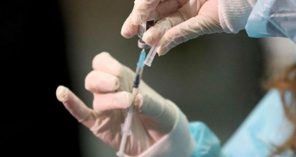 Βατόπουλος: Να πειστεί ο κόσμος για την ασφάλεια του εμβολίου – Τι είπε για την τρίτη δόση