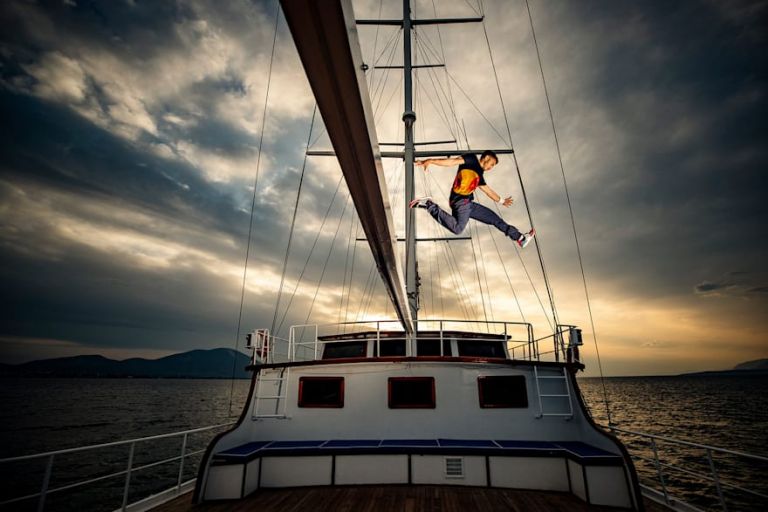 Το Μικρολίμανο «χορεύει» σε ρυθμούς Red Bull Art of Motion – Δύο Έλληνες στον τελικό του Σαββάτου