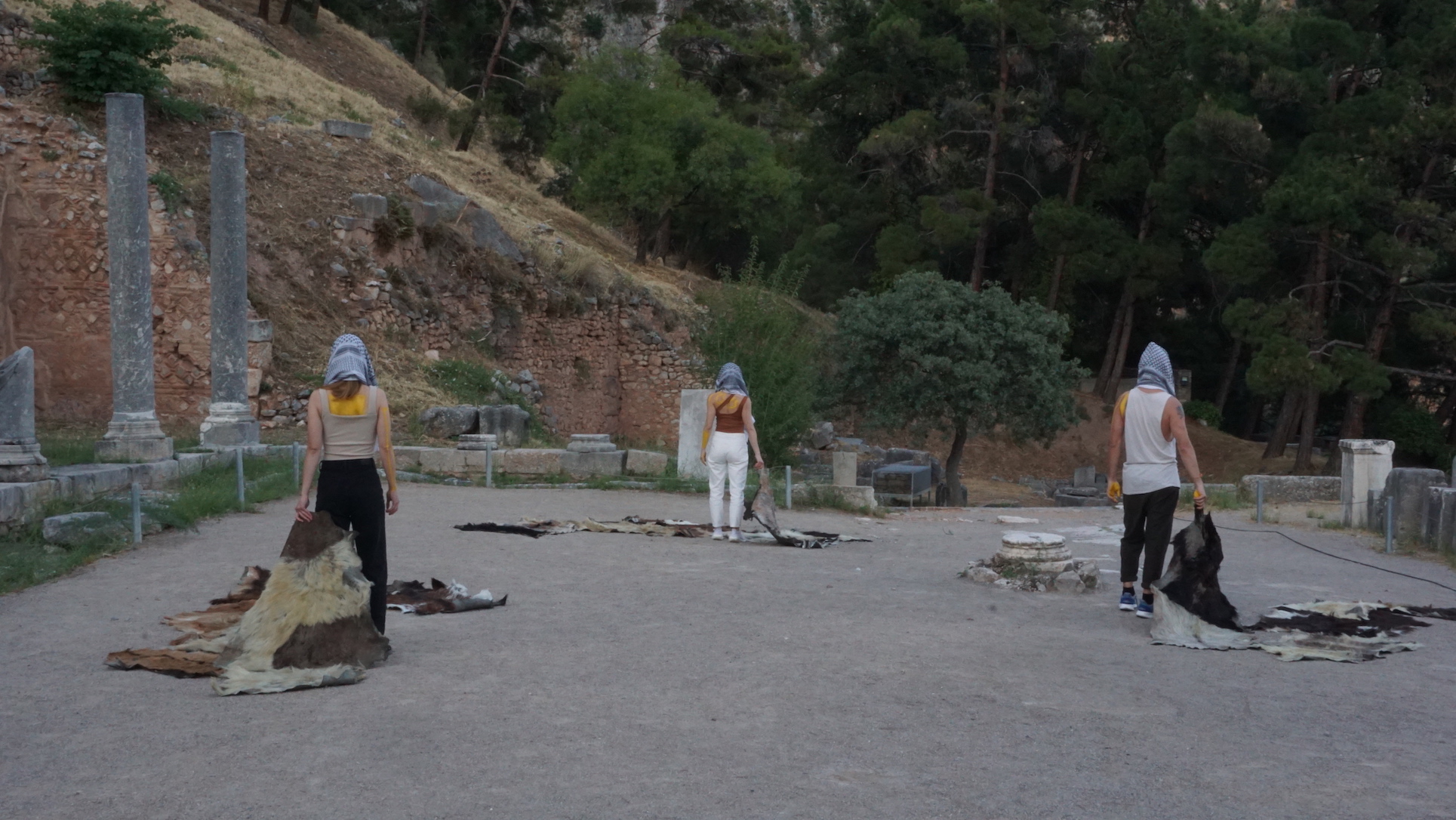 Ο Σπύρος Κουβαράς χορεύει για το «Ρίζωμα»