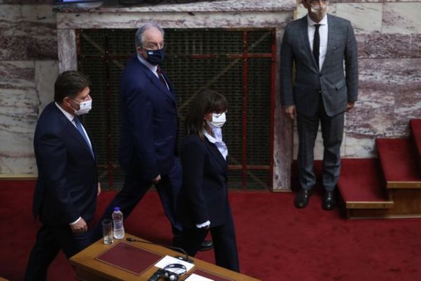 Τα χρόνια πολλά της ΠτΔ στον Ματαρέλα