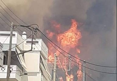 Μεγάλη φωτιά στη Σαλαμίνα κοντά σε κατοικημένη περιοχή – Επιχειρούν ισχυρές δυνάμεις της πυροσβεστικής