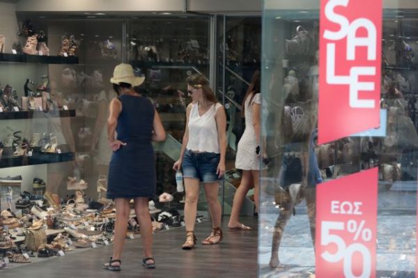 Θερινές εκπτώσεις: Πότε αρχίζουν – Ποια Κυριακή θα είναι ανοιχτά τα καταστήματα