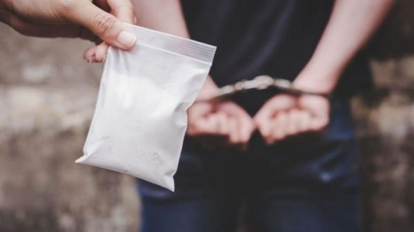 Θεσσαλονίκη: Είπε στους αστυνομικούς ότι η κοκαΐνη ήταν στόκος για μερεμέτια