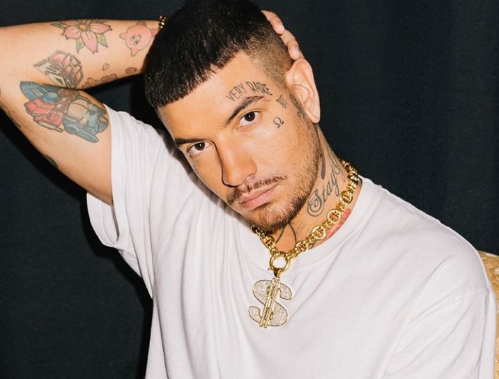 Snik: Στην Μύκονο ο ράπερ – Ψάχνει την Ηλιάνα Παπαγεωργίου