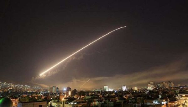 Συρία: Νέα ισραηλινή επίθεση στο Χαλέπι – Αναχαιτίσεις πυραύλων και καταστροφές