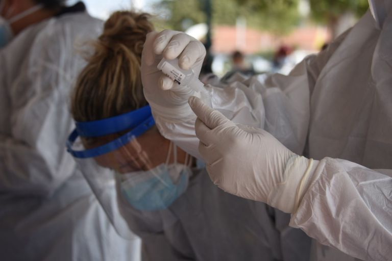 ΕΟΔΥ: Τα σημεία δωρεάν ελέγχου για την Covid-19 και τα ωράρια σήμερα Δευτέρα 26 Ιουλίου