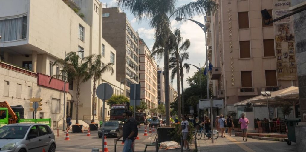 Ταινία Αντόνιο Μπαντέρας: Σε… Μαϊάμι μετατρέπεται το κέντρο της Θεσσαλονίκης -Αμερικανικά περιπολικά και φοίνικες