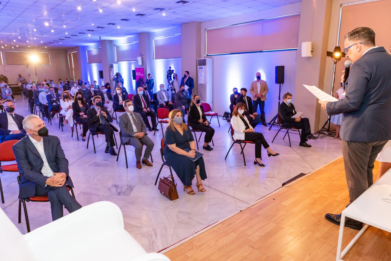 Χρυσοχοΐδης: Δημιουργία γραφείων κατά της ενδοοικογενειακής βίας στα αστυνομικά τμήματα