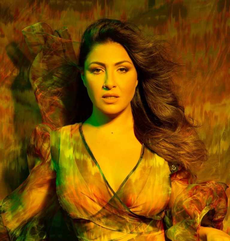 Έλενα Παπαρίζου: Μπήκε σε Billboard στην Times Square