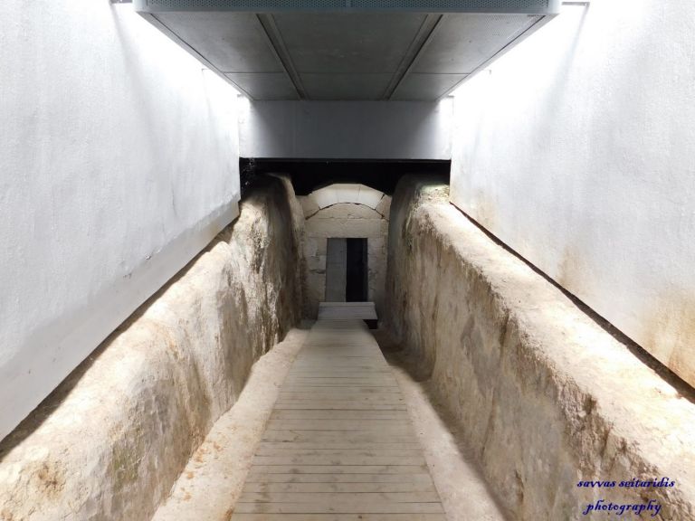 Μέγας Αλέξανδρος: Καθηγητής αρχαιολογίας υποστηρίζει πως ο τάφος της μητέρας του βρίσκεται στον τύμβο του Κορινού