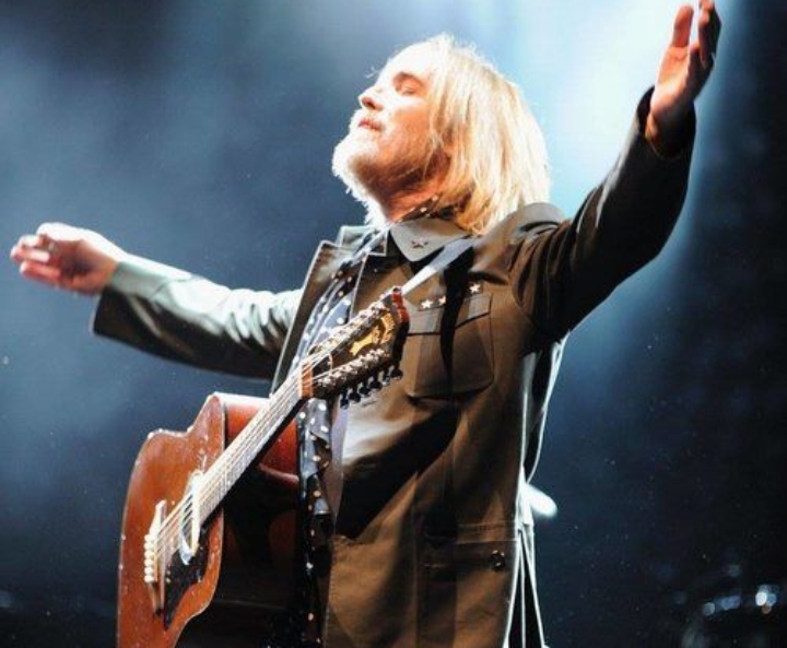 Για πρώτη φορά «105 Degrees» από Tom Petty