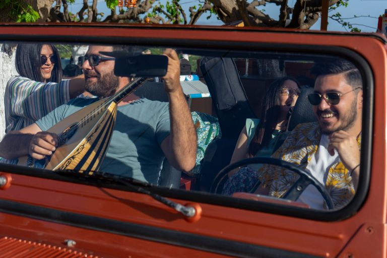 Οι Topos μιλούν για το ιδιαίτερο όνομα τους και το πρώτο τους single