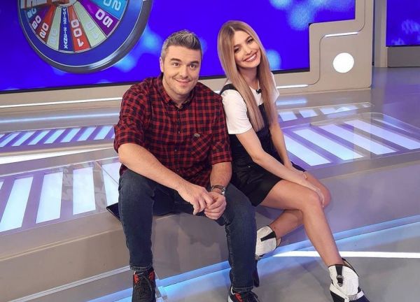 Πέτρος Πολυχρονίδης: Αποχαιρετά τη Βάλια Χατζηθεοδώρου από τον «Τροχό της Τύχης»