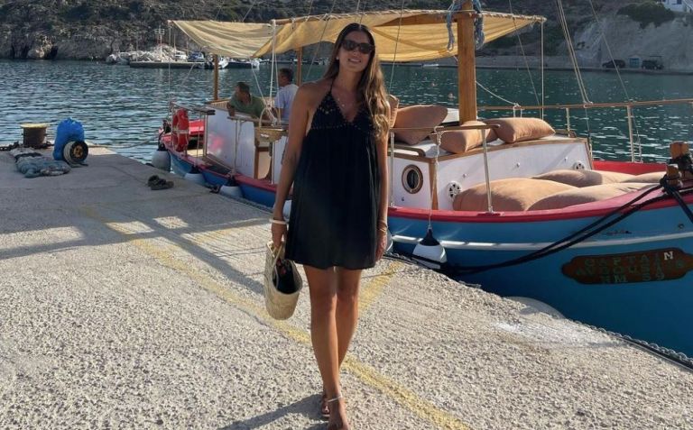 Σταματίνα Τσιμτσιλή – Απολαμβάνει τις διακοπές της πιο μαυρισμένη από ποτέ