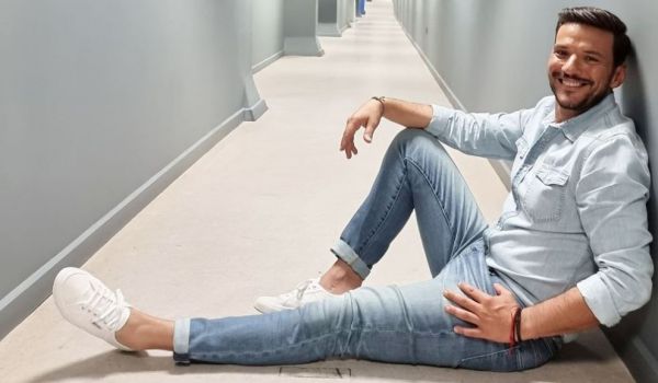 Κώστας Τσούρος: Δάκρυσε στο φινάλε του «Καλύτερα Δε Γίνεται» ο δημοσιογράφος