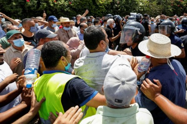 Τυνησία: Απαγόρευση κυκλοφορίας επέβαλε ο πρόεδρος της Τυνησίας