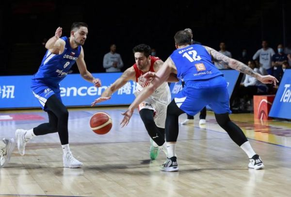 Αυτή είναι η Τουρκία: Πεντάδα φωτιά και μπάσκετ με αρχές