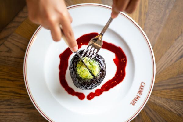 Σε αυτό το εστιατόριο σερβίρουν κρέας φτιαγμένο από λαχανικά