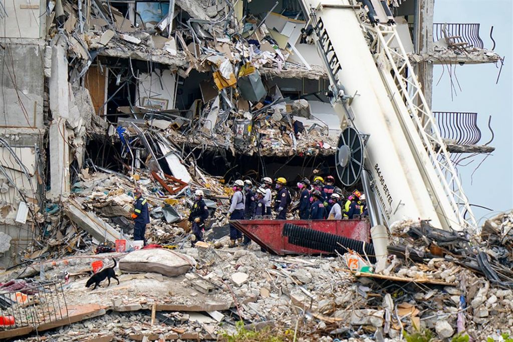 Μαϊάμι: Ο αρχιεπίσκοπος Ελπιδοφόρος επικοινώνησε με τον ομογενή επικεφαλής των διασωστών