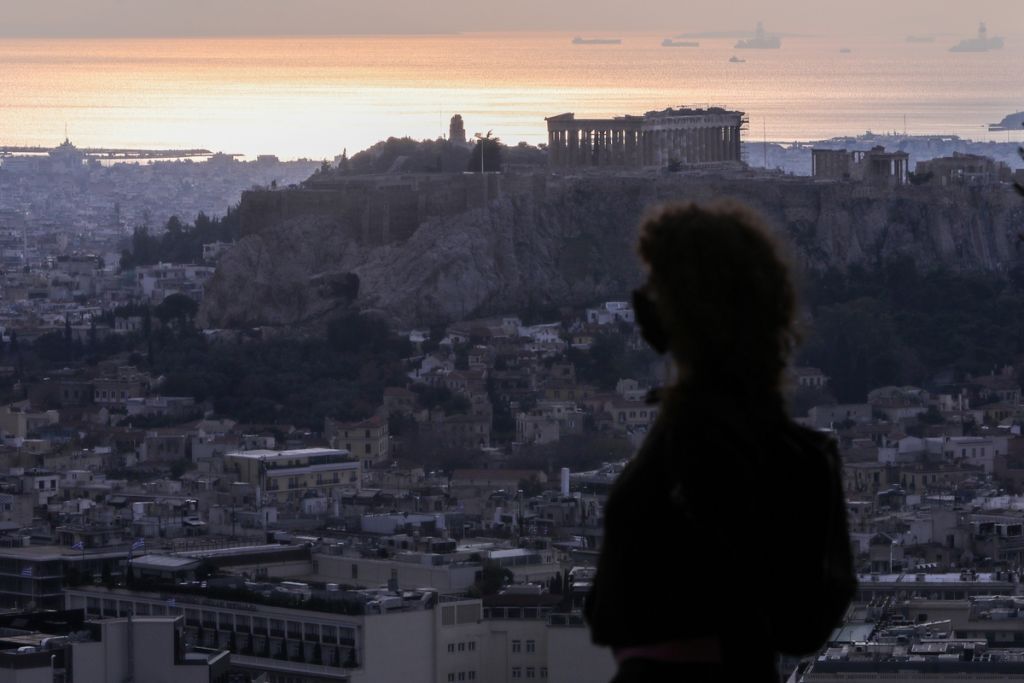 Στην τροχιά του τέταρτου κύματος της πανδημίας η Ελλάδα - Συναγερμός για την ανάσχεση της μετάλλαξης Δέλτα όσο είναι νωρίς