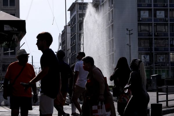 Κοροναϊός: Επιστρέφει ο εφιάλτης στην Αττική – 1.022 νέα κρούσματα, «βράζει» το κέντρο