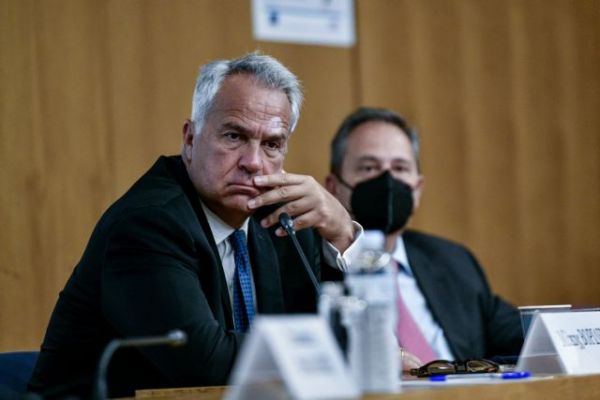 Βορίδης: Δεν μπορεί να αποκλειστεί ο υποχρεωτικός εμβολιασμός στο Δημόσιο