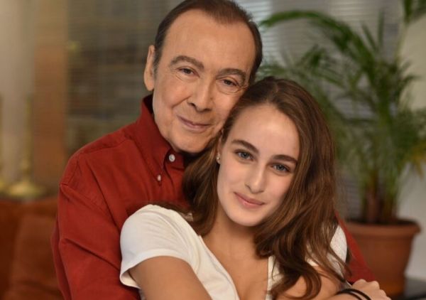 Τόλης Βοσκόπουλος: Όταν τραγούδησε με την κόρη του επί σκηνής