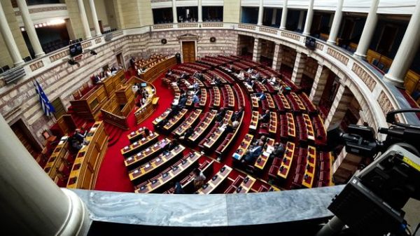 Κατατέθηκε στη Βουλή το νέο ασφαλιστικό νομοσχέδιο – Πότε θα ψηφιστεί