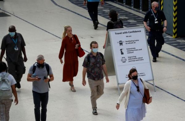 Βρετανία: Έως και 200.000 ημερήσια κρούσματα μετά την άρση των μέτρων προειδοποιούν ειδικοί