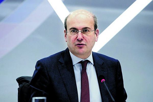 Χατζηδάκης: Μέτρο ώθησης των εργαζομένων να εμβολιαστούν η αναστολή εργασίας