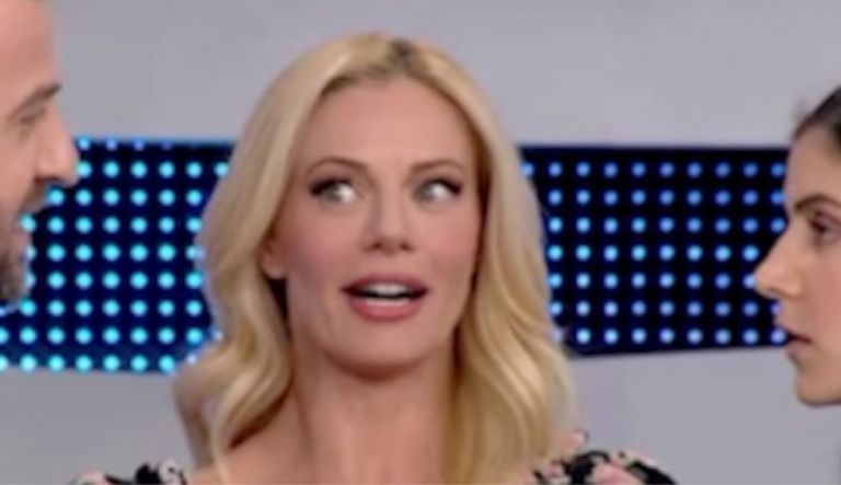 Ζέτα Μακρυπούλια: Αποκάλυψε την πιο ντροπιαστική στιγμή της – Και είναι πραγματικά απίστευτη