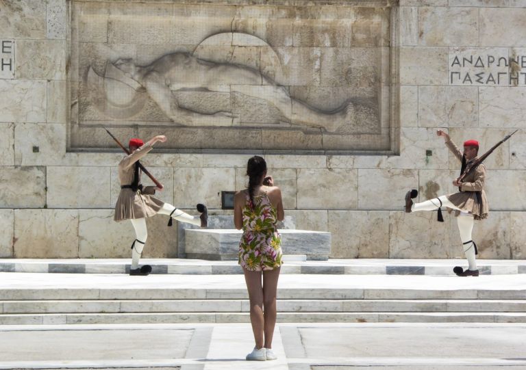 Κοροναϊός: Πού εντοπίζονται τα 2.107 κρούσματα – Δείτε αναλυτικά τον χάρτη της διασποράς