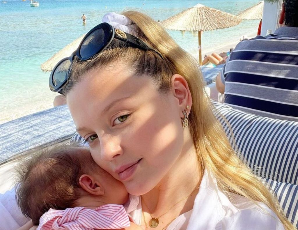 Κωνσταντίνα Κομμάτα: Ανέβασε φωτογραφία με την κόρη της και λιώσαμε