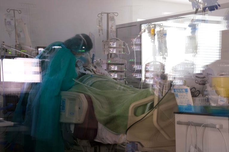 Τούντας: Εξαιρετικά μεταδοτικός ο κοροναϊός – Θα θρηνήσουμε και παιδιά