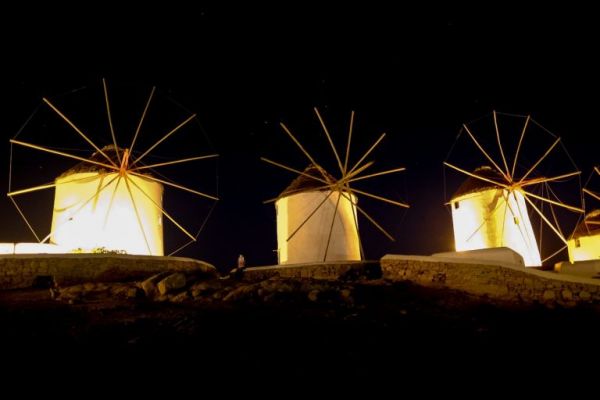 Μύκονος: Ουρές για rapid test και εκνευρισμός σε τουρίστες και επιχειρηματίες