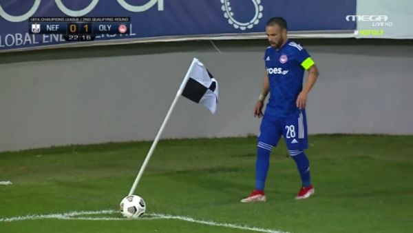 Απίστευτος αέρας – Χτύπησε τον Βαλμπουενά το σημαιάκι