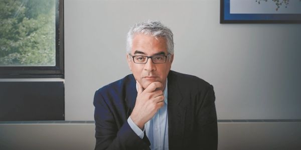 Νικόλας Χρηστάκης: Ο ιός θα μας ταλαιπωρεί έως τις αρχές του 2022