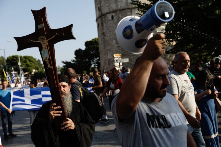 Οργή Θεοδωρίδου και Θεμιστοκλέους για τους αντιεμβολιαστές – Ποιους χαρακτήρισαν «τσαρλατάνους»