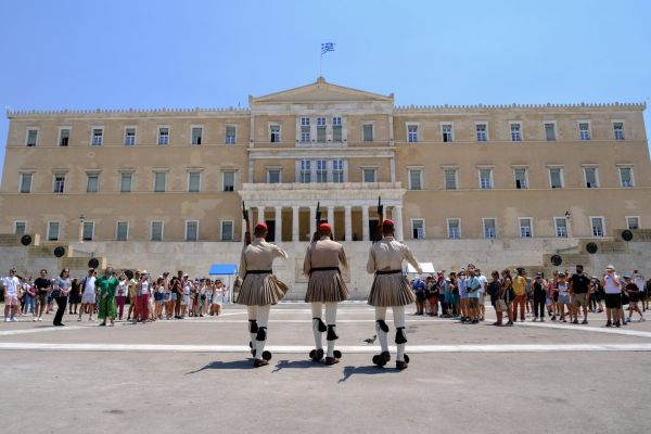 Κοροναϊός: Πού εντοπίζονται τα 2.938 κρούσματα – Δείτε αναλυτικά τον χάρτη της διασποράς