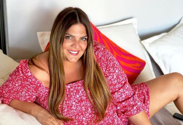 Δανάη Μπάρκα: Μας χαιρετάει από την Τζια