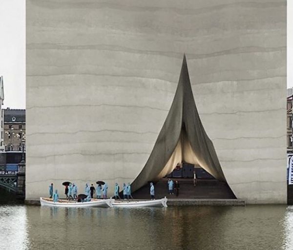 Ένα «Μνημείο του Ξεφαντώματος» για τη φθαρτή φύση της διασκέδασης