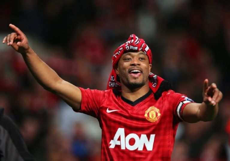 Έπος: Ο Εβρά «γλεντάει» την Αγγλία για το Euro με δεινόσαυρους