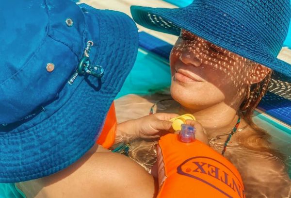 Τζένη Θεωνά: Να τι κάνει όταν δεν μπορεί να πάει στη θάλασσα