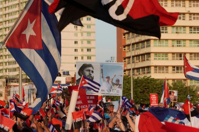 Κούβα: Μαζική συγκέντρωση στήριξης της κυβέρνησης