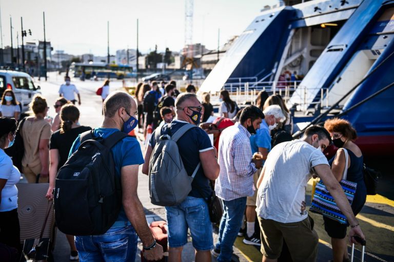 Κοροναϊός: «Βράζουν» Ρέθυμνο και Μύκονος – Καμπανάκι για τα Νότια Προάστια