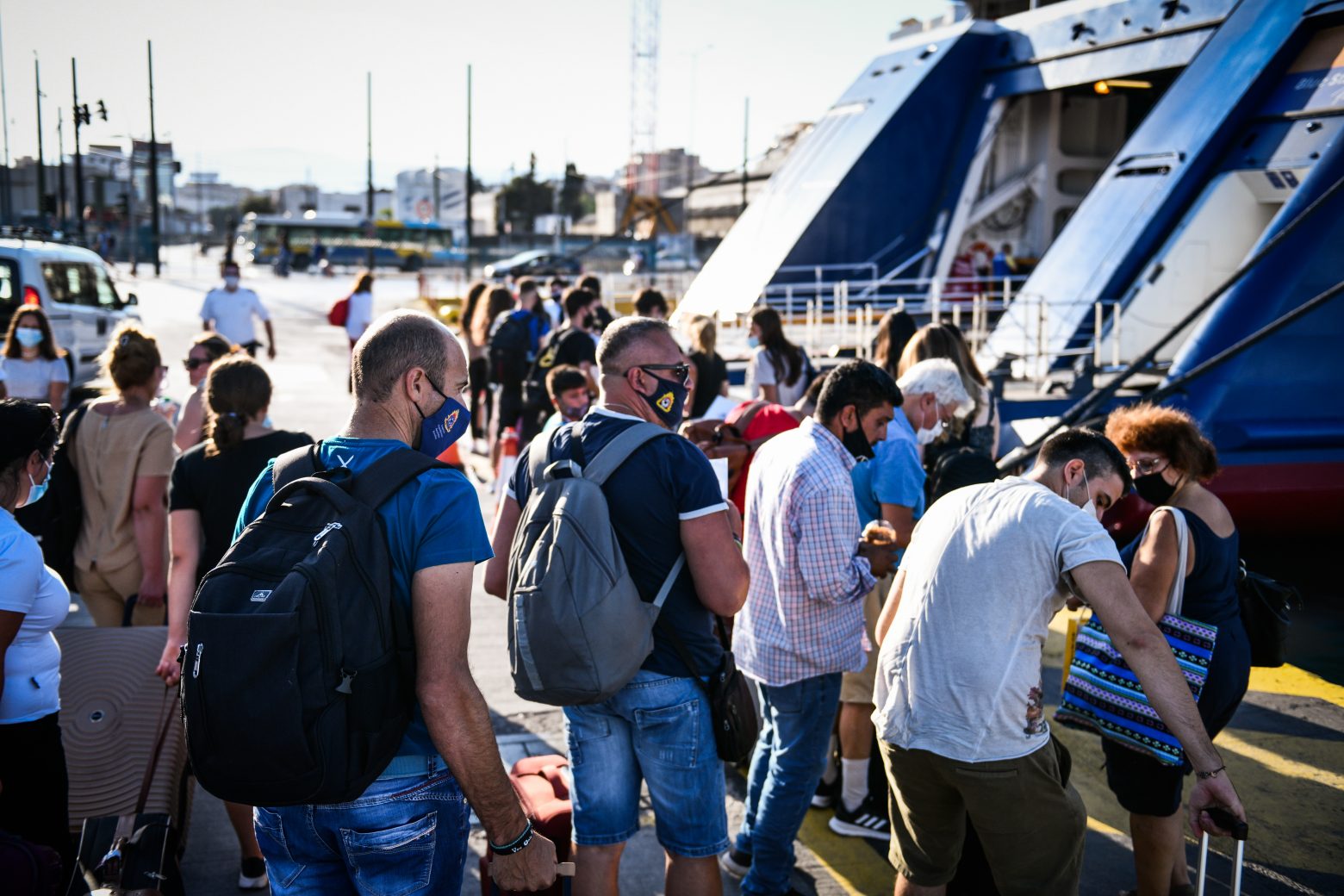 Κοροναϊός: «Βράζουν» Ρέθυμνο και Μύκονος – Καμπανάκι για τα Νότια Προάστια