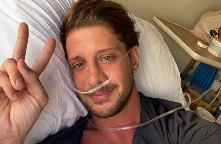 Ηλίας Μπόγδανος: Εξιτήριο για τον τραγουδιστή μετά την περιπέτεια με τον κοροναϊό